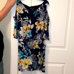 Connected apparel size 12 petite floral cold shoulder dress!